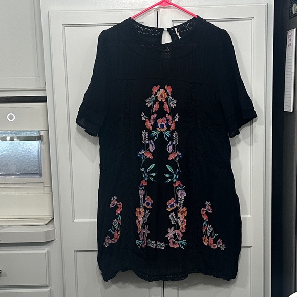 Free People Dresses & Skirts - Perfectly Victorian Dress in Black
FREE PEOPLE